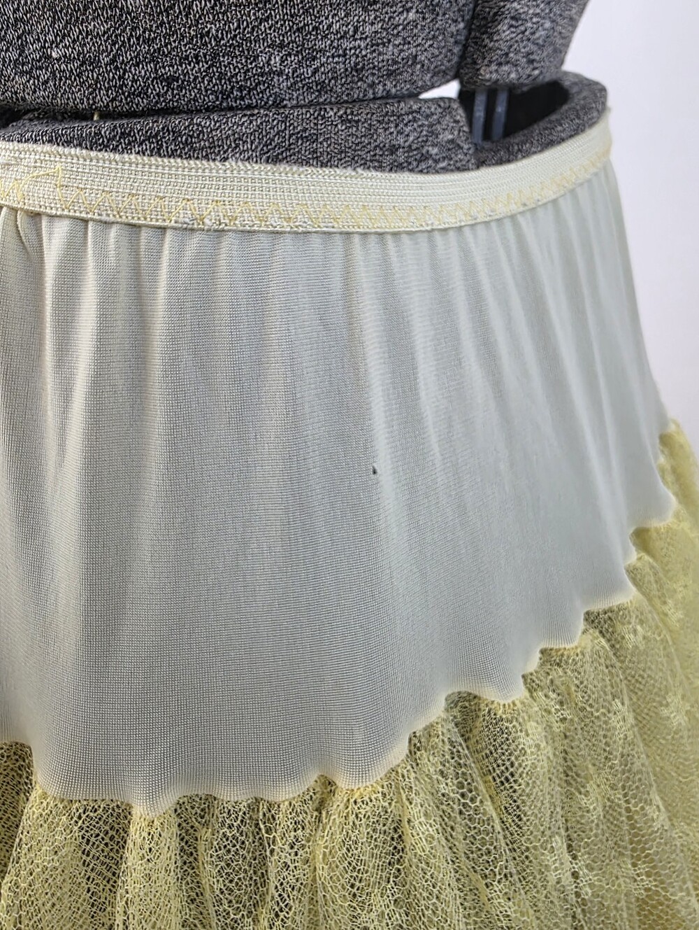 Vintage 50's Yellow High-Waisted Floral Multi-Tiered Crinoline Petticoat Size S - Picture 6 of 8